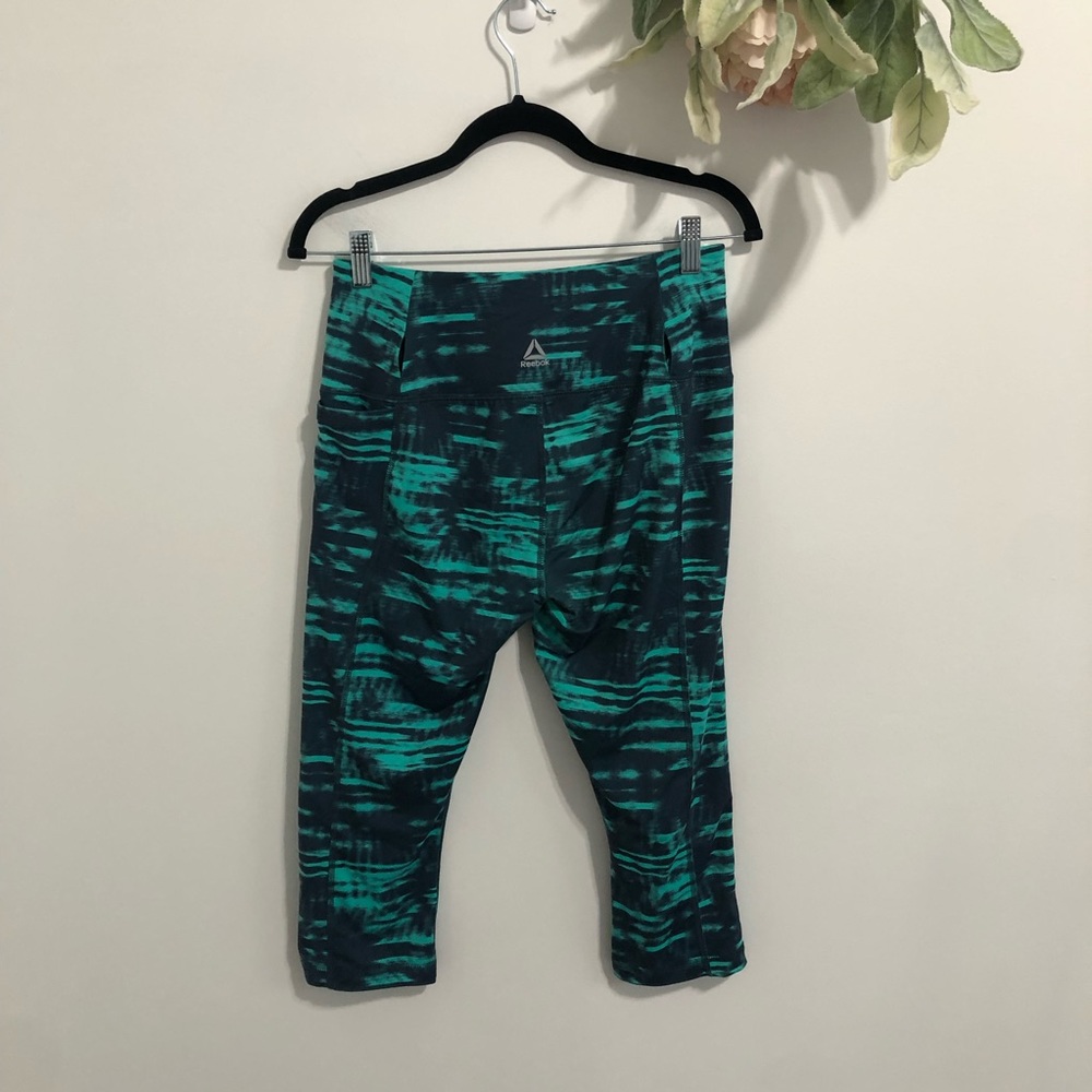 Medium High Rise Reebok Paint Crops - Picture 12 of 14